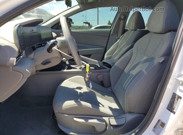 KMHLM4DGXRU762690 2024 HYUNDAI ELANTRA White წინა სალონის ხედი