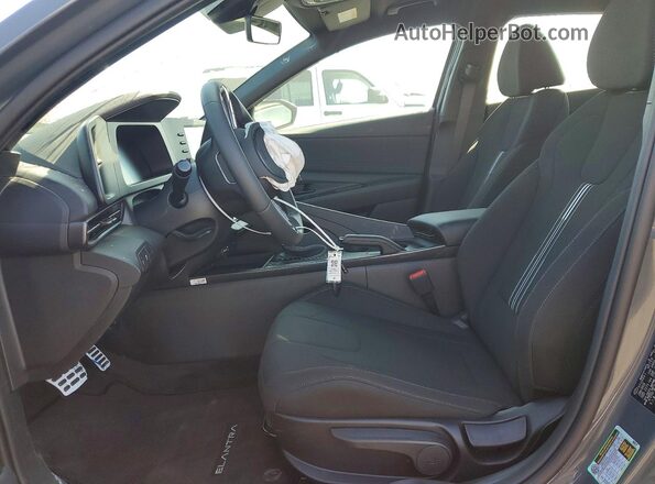 KMHLM4DGXTU177616 2026 HYUNDAI ELANTRA Серый Вид салона спереди