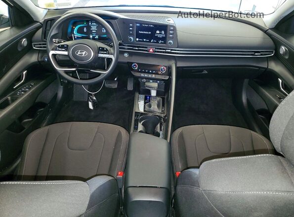 KMHLM4DJ6TU200577 2026 HYUNDAI ELANTRA Белый Вид панели приборов