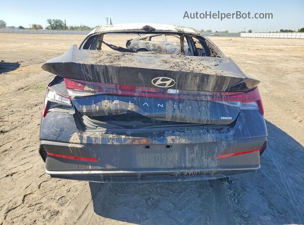 KMHLM4DJ8SU158458 2025 HYUNDAI ELANTRA Black Հետևի տեսք