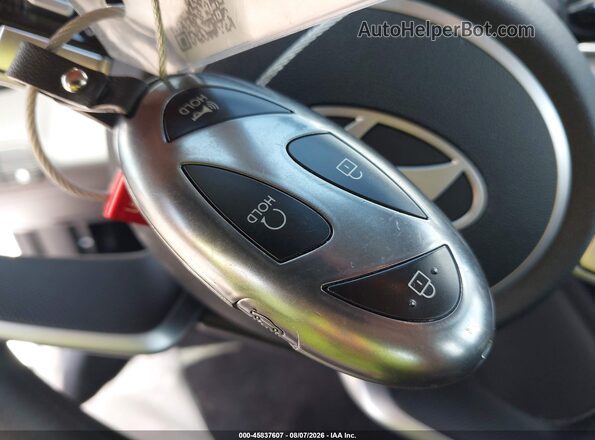KMHLM4DJ8TU199271 2026 HYUNDAI ELANTRA HYBRID White წინა პანელის ხედი