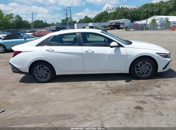 KMHLM4DJ8TU199271 2026 HYUNDAI ELANTRA HYBRID White უკანა სალონის ხედი