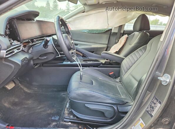 KMHLN4AJ8PU080210 2023 HYUNDAI ELANTRA Charcoal Widok wnętrza z przodu