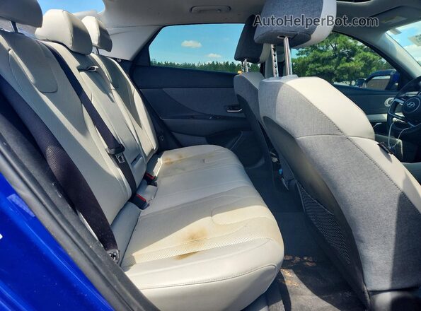 KMHLP4AG2NU357025 2022 HYUNDAI ELANTRA Blue Widok tylnych siedzeń