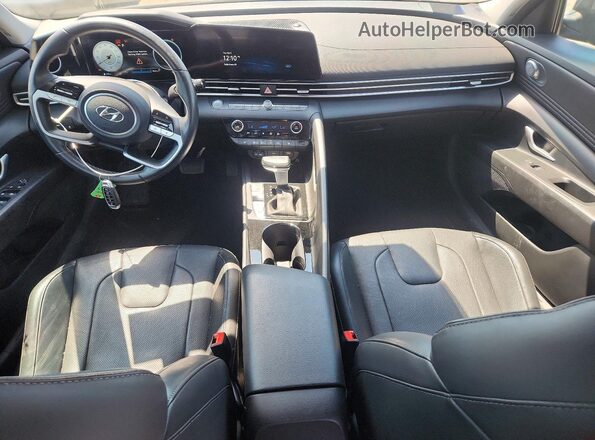 KMHLP4AG6PU383906 2023 HYUNDAI ELANTRA Черный Вид панели приборов