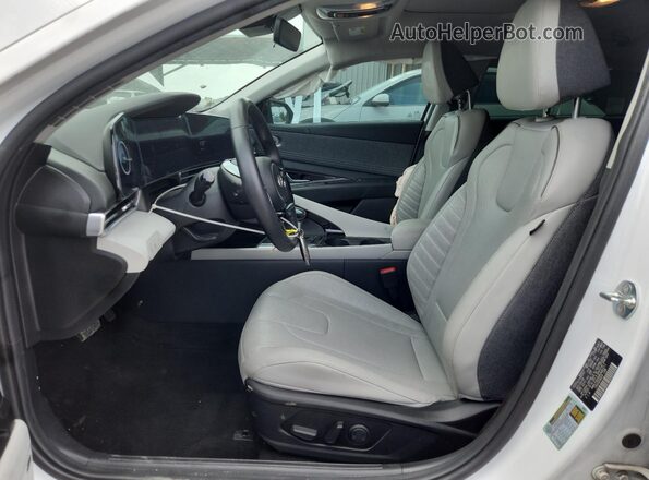 KMHLP4DG0RU682211 2024 HYUNDAI ELANTRA White 