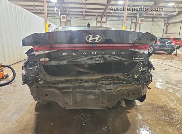 KMHLP4DG2RU739525 2024 HYUNDAI ELANTRA Black Հետևի տեսք