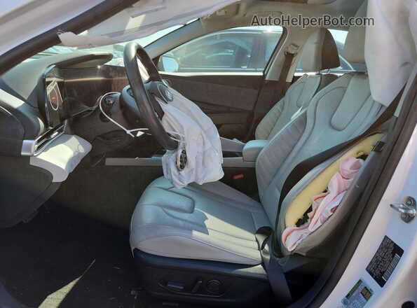 KMHLP4DG2RU741453 2024 HYUNDAI ELANTRA White წინა სალონის ხედი