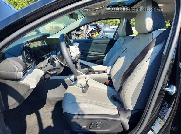 KMHLP4DG4SU956502 2025 HYUNDAI ELANTRA Черный Вид салона спереди