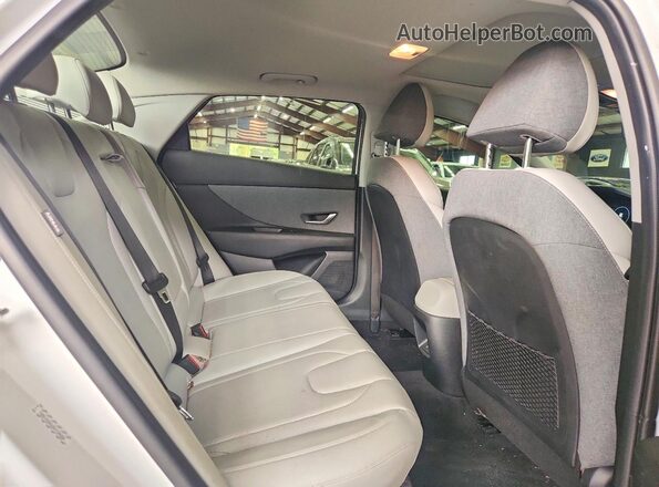 KMHLP4DGXRU730250 2024 HYUNDAI ELANTRA White Вид задніх сидінь