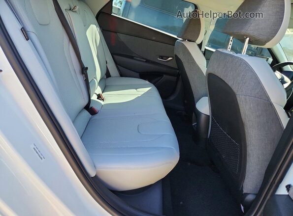KMHLP4DGXTU161892 2026 HYUNDAI ELANTRA White Vista de los asientos traseros