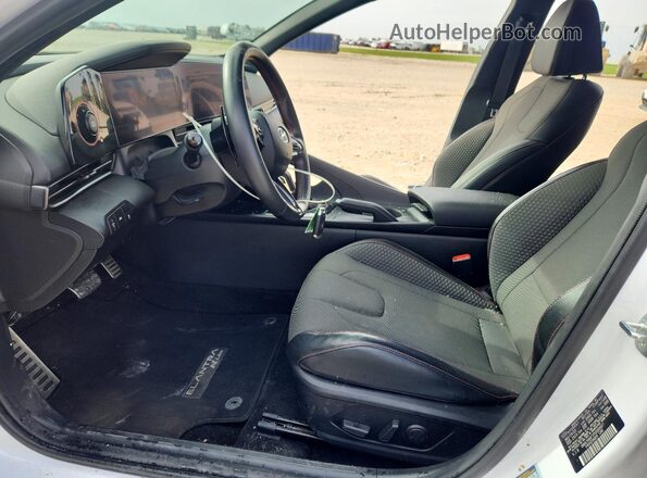 KMHLR4AF1PU589927 2023 HYUNDAI ELANTRA Белый Вид салона спереди