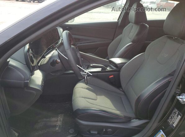 KMHLR4DF1SU897670 2025 HYUNDAI ELANTRA Серый Вид салона спереди