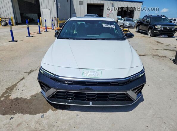 KMHLR4DF3SU026124 2025 HYUNDAI ELANTRA Белый Вид спереди