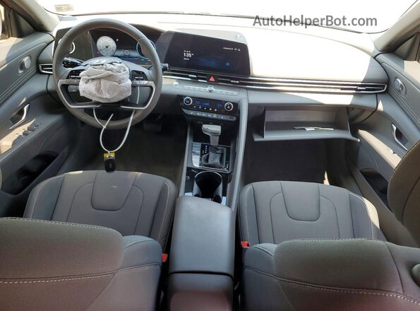 KMHLS4AG0PU459117 2023 HYUNDAI ELANTRA Красный Вид панели приборов