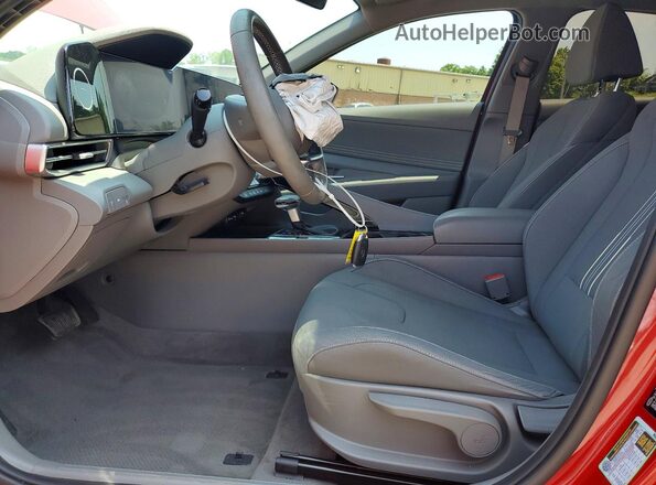 KMHLS4AG0PU459117 2023 HYUNDAI ELANTRA Красный Вид салона спереди