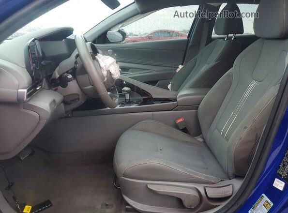 KMHLS4AG2PU462617 2023 HYUNDAI ELANTRA Blue Widok wnętrza z przodu