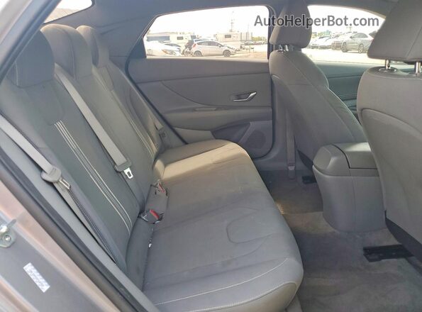 KMHLS4AG4MU166932 2021 HYUNDAI ELANTRA Silver Widok tylnych siedzeń
