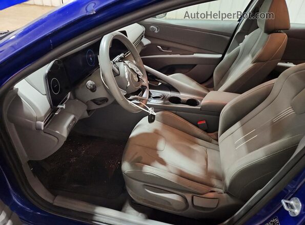 KMHLS4AG4PU415556 2023 HYUNDAI ELANTRA Blue Front interior view