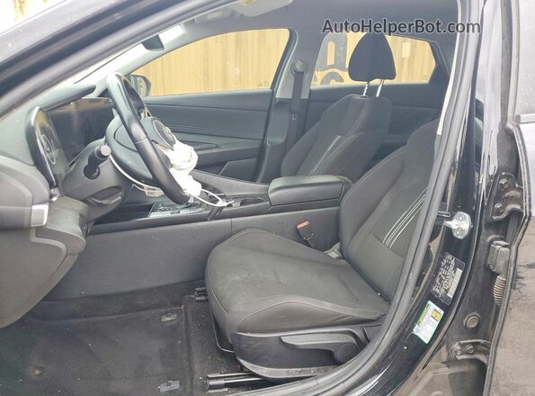 KMHLS4AG4PU519562 2023 HYUNDAI ELANTRA Черный Вид салона спереди