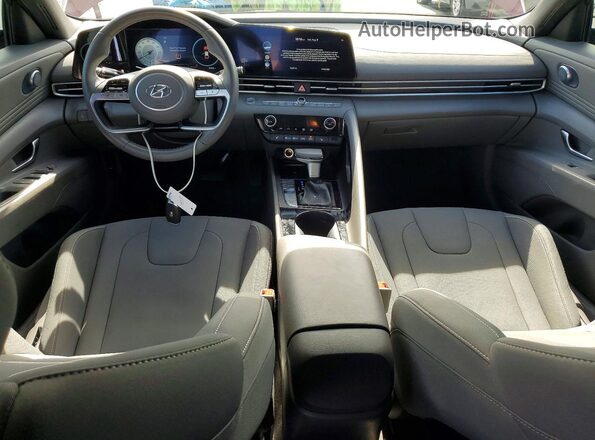 KMHLS4AG5PU591788 2023 HYUNDAI ELANTRA Red Dashboard view