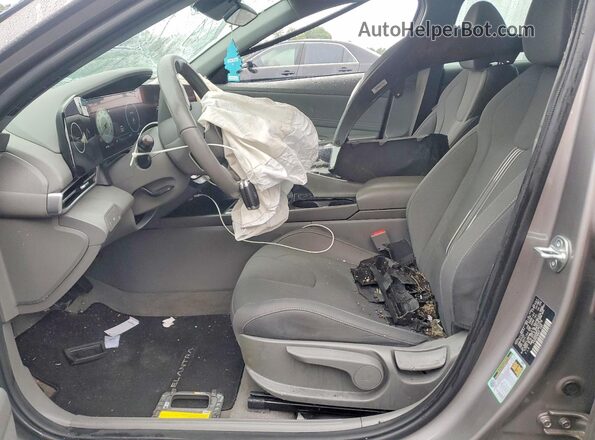 KMHLS4AG6PU601678 2023 HYUNDAI ELANTRA Silver წინა სალონის ხედი