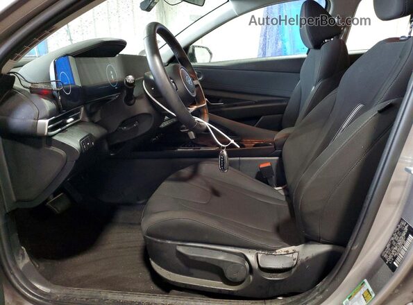 KMHLS4AG7PU559537 2023 HYUNDAI ELANTRA Silver Front interior view
