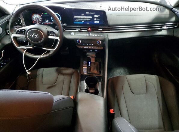 KMHLS4AG7PU559537 2023 HYUNDAI ELANTRA Silver Dashboard view