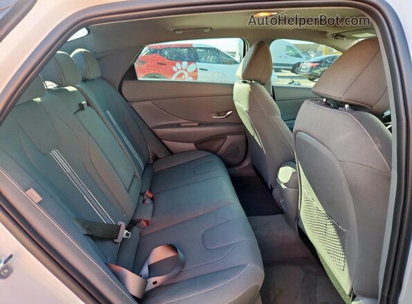 KMHLS4DG0SU015305 2025 HYUNDAI ELANTRA Белый Вид задних сидений