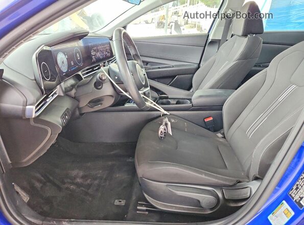 KMHLS4DG0SU920434 2025 HYUNDAI ELANTRA Blue Вид салону спереду