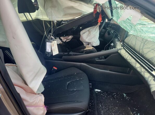 KMHLS4DG0SU950582 2025 HYUNDAI ELANTRA Silver Widok wnętrza z przodu