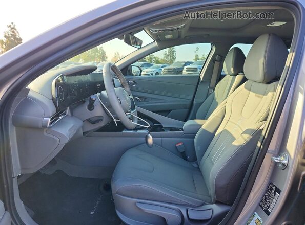 KMHLS4DG1RU745685 2024 HYUNDAI ELANTRA Silver Vista interior delantera