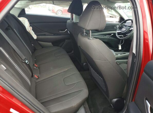 KMHLS4DG1RU763569 2024 HYUNDAI ELANTRA Red Widok tylnych siedzeń