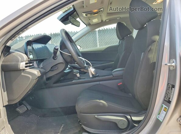KMHLS4DG1RU805254 2024 HYUNDAI ELANTRA Gray წინა სალონის ხედი