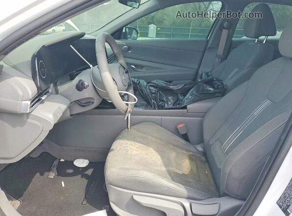 KMHLS4DG1RU807022 2024 HYUNDAI ELANTRA White Front interior view