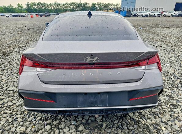 KMHLS4DG1RU830283 2024 HYUNDAI ELANTRA Silver Widok z tyłu