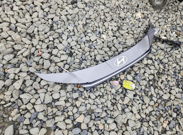 KMHLS4DG1RU830283 2024 HYUNDAI ELANTRA Silver Widok komory silnika