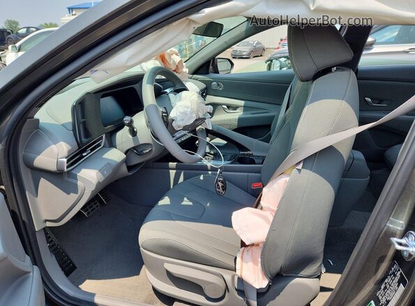 KMHLS4DG1TU108660 2026 HYUNDAI ELANTRA Gray Вид салону спереду