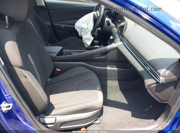 KMHLS4DG2SU022241 2025 HYUNDAI ELANTRA Blue Front interior view