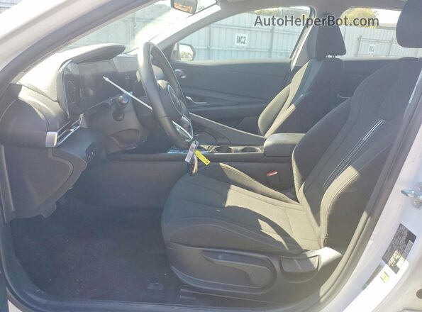 KMHLS4DG2SU856297 2025 HYUNDAI ELANTRA White Vista interior delantera