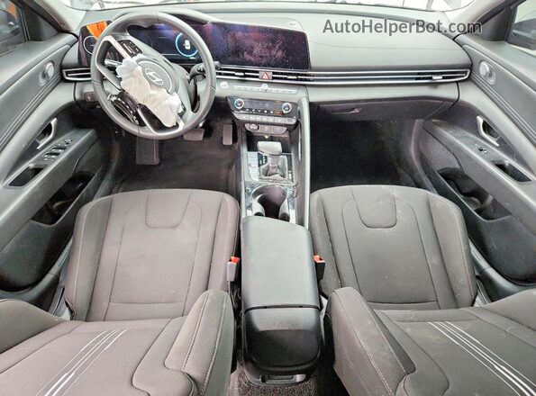 KMHLS4DG2SU962930 2025 HYUNDAI ELANTRA Black Vista del salpicadero