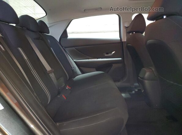 KMHLS4DG3RU716902 2024 HYUNDAI ELANTRA Gray Vista de los asientos traseros