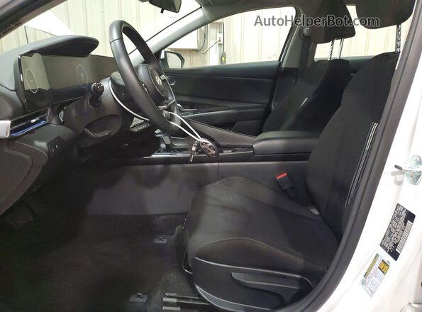 KMHLS4DG3SU016562 2025 HYUNDAI ELANTRA White წინა სალონის ხედი