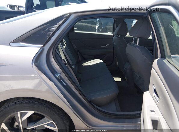 KMHLS4DG3SU925627 2025 HYUNDAI ELANTRA Silver Widok naklejki z numerem VIN
