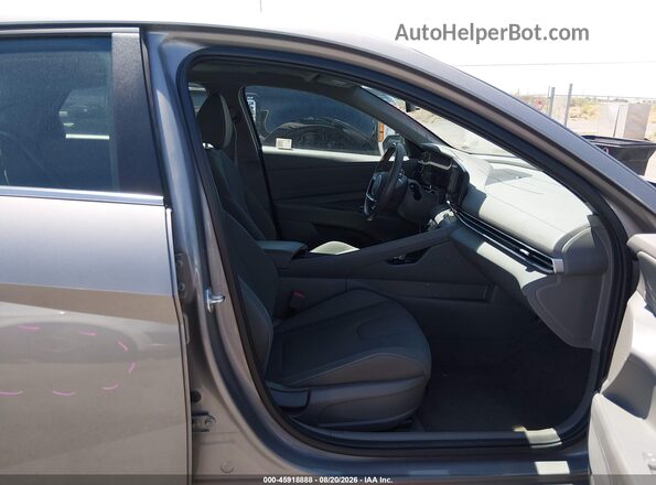 KMHLS4DG3SU925627 2025 HYUNDAI ELANTRA Silver Widok wnętrza z przodu