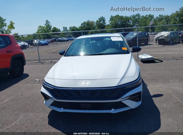 KMHLS4DG3TU106361 2026 HYUNDAI ELANTRA White Widok wnętrza z tyłu