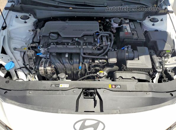 KMHLS4DG3TU190553 2026 HYUNDAI ELANTRA White Вид задньої частини салону