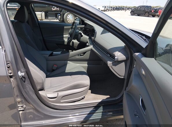 KMHLS4DG4SU034570 2025 HYUNDAI ELANTRA Серый Вид салона спереди