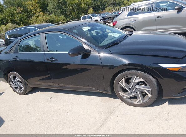 KMHLS4DG4SU968292 2025 HYUNDAI ELANTRA Black Widok wnętrza z tyłu