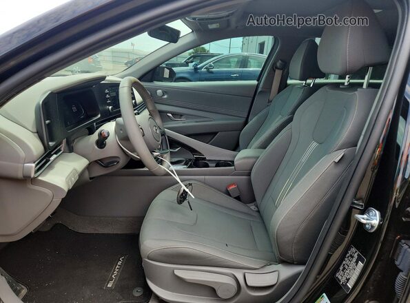KMHLS4DG4TU137991 2026 HYUNDAI ELANTRA Black Front interior view